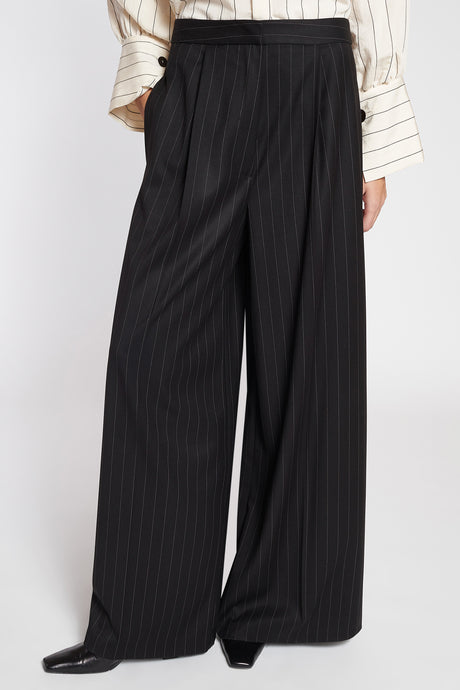 Pantaloni ampi in gabardine elasticizzata