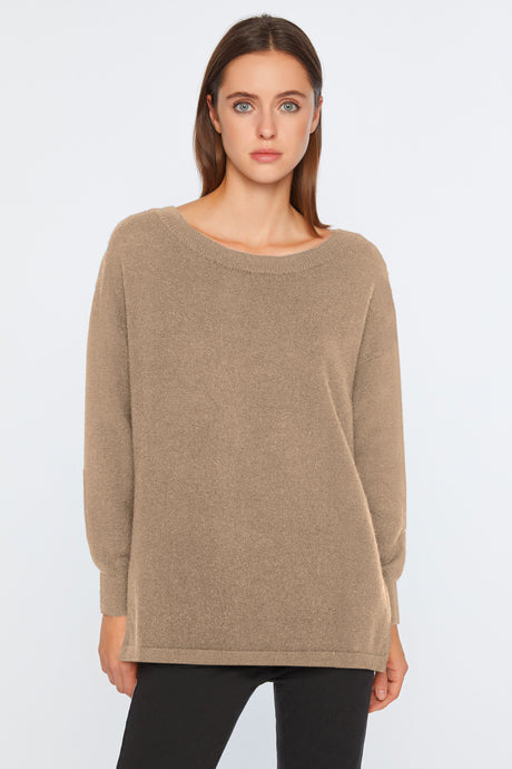 Maglia con scollo a barchetta in viscosa elasticizzata