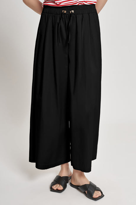 Pantaloni corti con pinces
