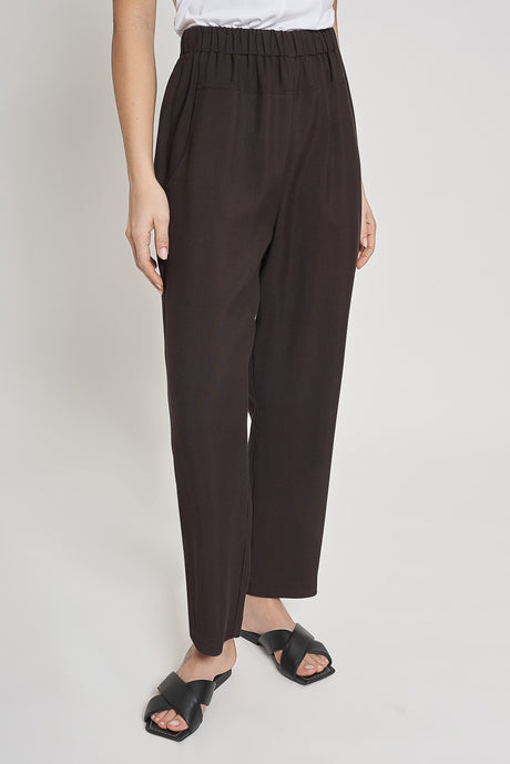 Pantaloni ampi con cavallo basso